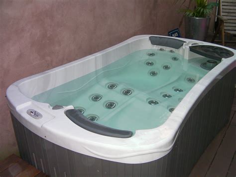 Only this one fits two people at the same time with sufficient space for both to be comfortable. Hydropool Hot Tubs - Serenity 2 Special Edition 2 person