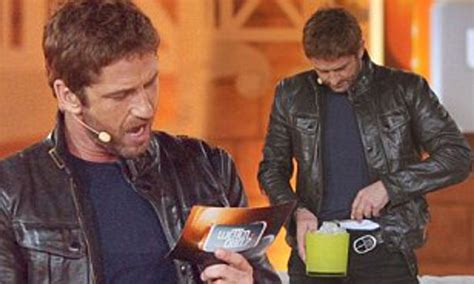 Hes One Cool Guy Gerard Butler Fills His Pants With Ice Cubes As He