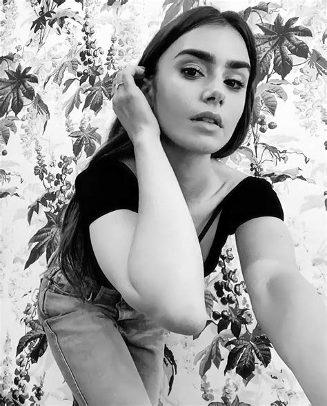 Lily Collins Scrolller