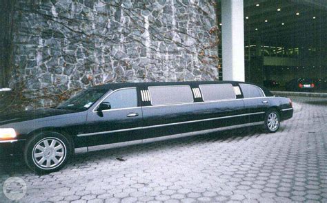 Stretch Limousine 10 Passenger Lincoln Town Car Strussers Limo