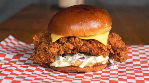 Which Fast Food Has The Best Fried Chicken Sandwich Nda Or Ug