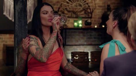 Mafs 2020 At The First Dinner Party Tash Herz Flirts With Other Women In Front Of Her Wife