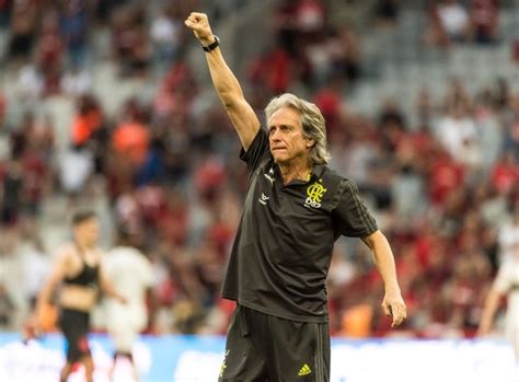Os encarnados esperam agora a chegada. Jorge Jesus convoca em vídeo torcida do Flamengo a vestir a camisa no Dia do Flamenguista ...