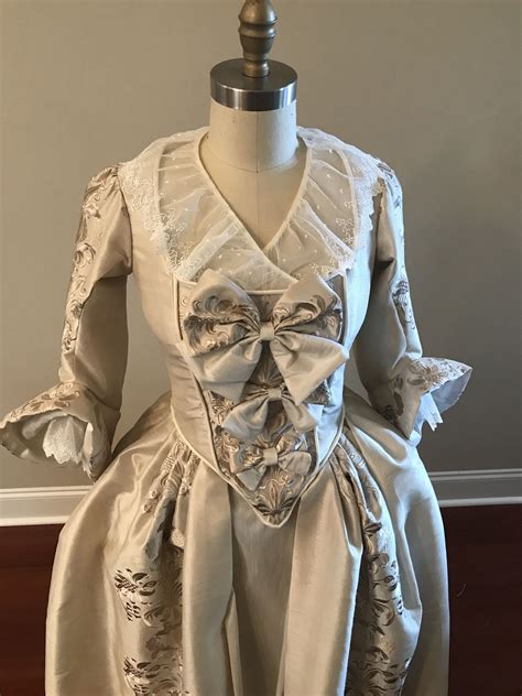 18th Century Robe Al Anglaise Simplicity 4092 Victorian Dress Fashion Dresses