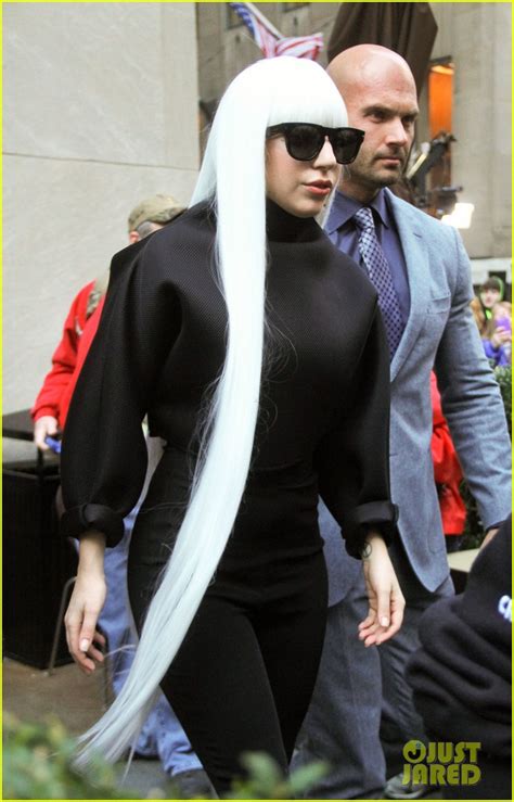 Photo Lady Gaga Gives Her Fans A Special Preview At Guy Video 04 Photo 3076061 Just Jared