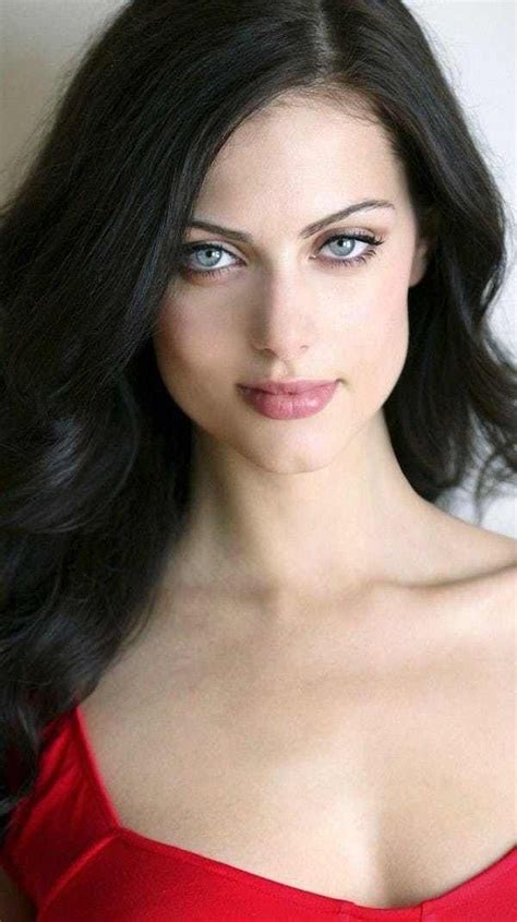 The Most Gorgeous Women With Doe Eyes Beauty Women Gorgeous Eyes
