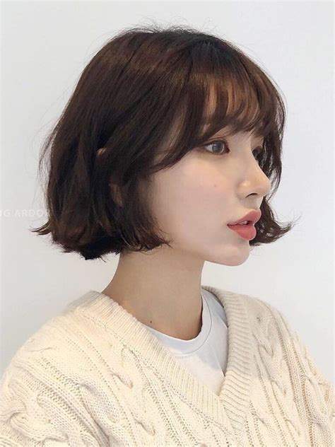 35 Short Hairstyles With Curtain Bangs Diarmidesmee