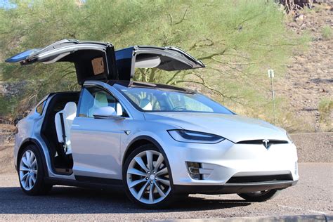 Electric cars, giant batteries and solar www.tesla.com. Tesla autopilot: new scandal or driver error?