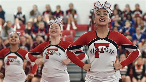 Flawless Freeport Takes Nassau Co Ed Cheerleading Title Newsday