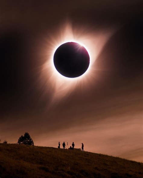 20 Spectacular Photos Of Solar Eclipse That Spanned Across The Us