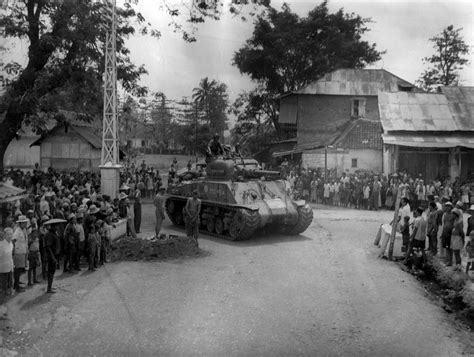 Indonesia Zaman Doeloe Pasukan Marinir Belanda Dengan Tank Beratnya