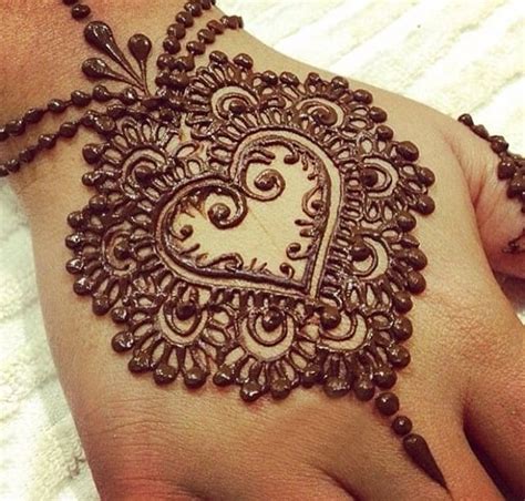 10 Heart Shaped Mehndi Designs For Your Loved Ones Beauties First