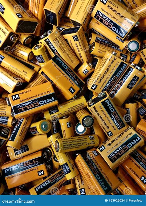 Duracell Batteries Editorial Stock Image Image Of Equipment 163925024