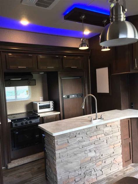 The 13' garage has room for your favorite toys, with a party patio ramp door, half. 2016 Used Forest River CHEROKEE WOLF PACK 325PACK13 Toy ...