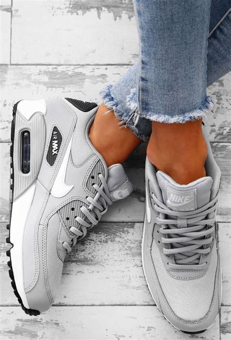 M U R I E L Vh U I Z E N Trending Shoes White Sneakers Women Shoes Trainers