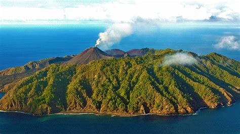 Barren Island Volcano Indias Only Live Volcano Became Active In