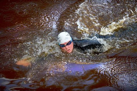 Swimmers Plunge In For Shrewsbury S Severn Mile River Challenge With Pictures Shropshire Star