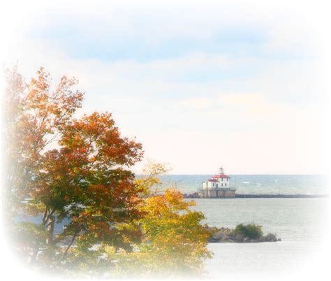 The Ashtabula Lighthouse As Seen From Lakeshore Park Lake Flickr