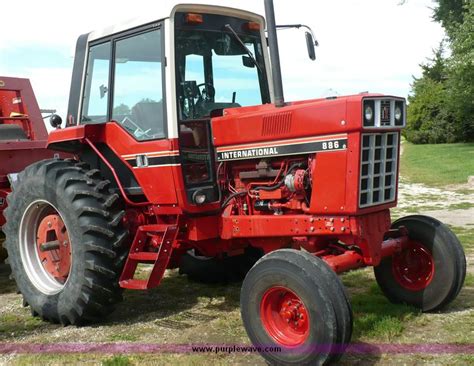 1981 International 886 Tractor In Tonganoxie Ks Item 3734 Sold
