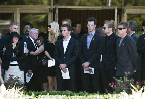 Dan Wheldon Funeral Draws Hundreds After Deadly Indycar Crash Photos