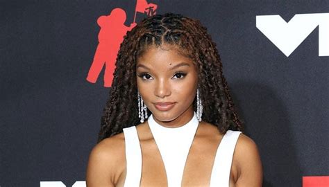 halle bailey reveals why she kept her in real hair for ‘the little mermaid role