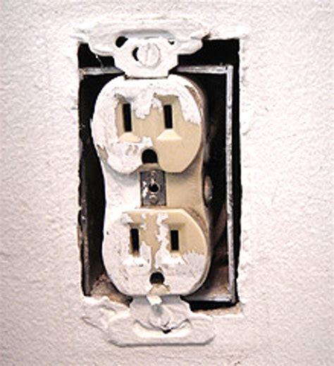 How To Replace An Old Electrical Outlet Electrical Outlets Outlet