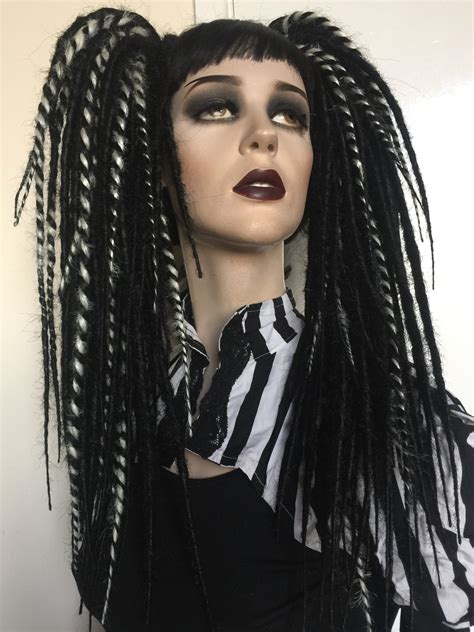 Synthetic Dread Falls In Black With Twists