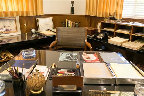 Sauter à la navigation sauter à la recherche. An Incredible Look Inside Walt Disney's Office - See How ...