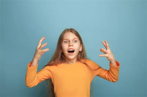 Free Photo Emotional Blonde Girl With Shocked Expression