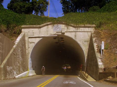 Bridgehunter.com | Stringers Ridge Tunnel
