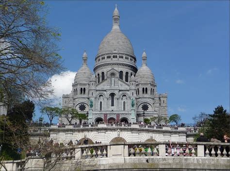 Prancis adalah negara yang terkenal dengan menara eiffel. 9 Objek Wisata Terbaik di Perancis | Berkuliah.com