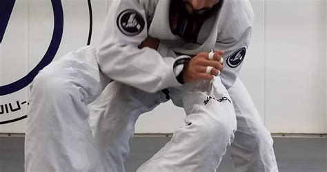 Taping Your Fingers For Bjj Casarez Brazilian Jiu Jitsu