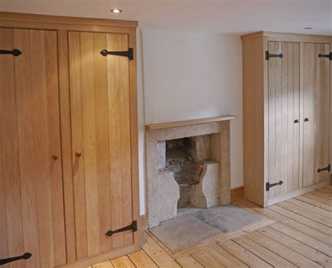 Solid Oak Fitted Wardrobes