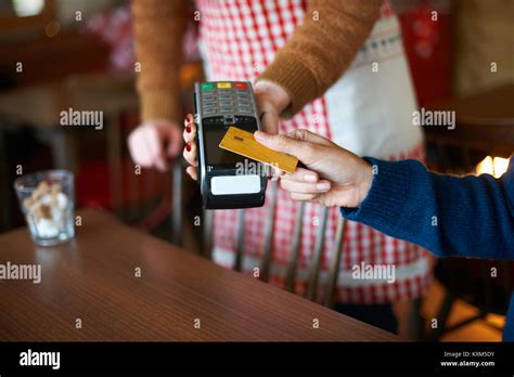 Contactless Payment High Resolution Stock Photography And Images Alamy