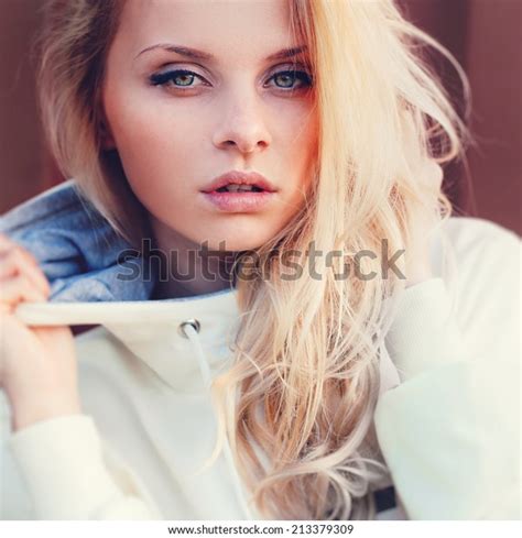 Beauty Sunshine Girl Portrait Young Beautiful Stock Photo 213379309