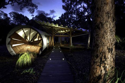 자연 속의 원통형 세컨드 하우스 Unusual Holiday Home For Creative Campers