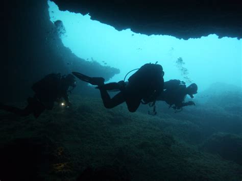 Cave Diving A Comprehensive Guide To The Extreme Sport