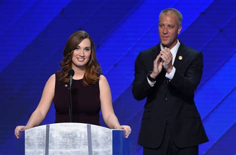 Sarah Mcbride Is The First Ever Transgender Woman To Address The Dnc