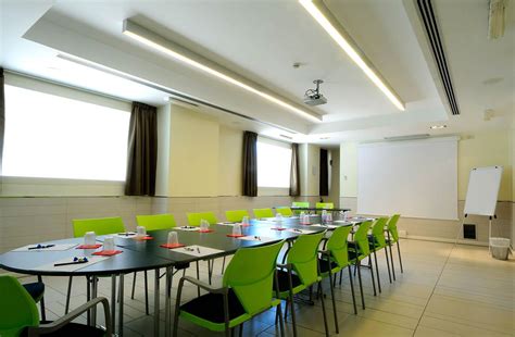 Policlinico station is 9 minutes by foot and bologna station is 10 minutes. Hotel en Roma - BW Globus Hotel - Roma
