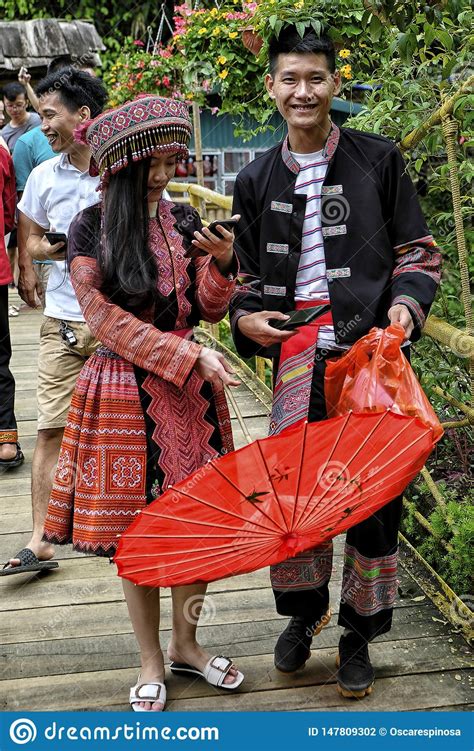 Hmong People In Vietnam / Vietnam Lao Cai Ethnic Minorities Hmong Woman With C Flickr