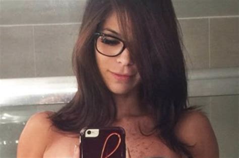 michelle lewin instagram fitness babe shares very cheeky naked selfie free hot nude porn pic