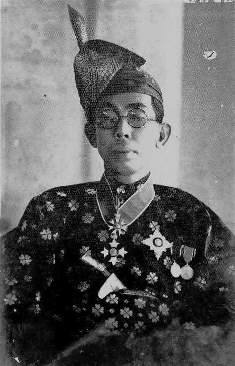 Raja musa was appointed raja kechil bongsu on 15 october 1938 and promoted raja kechil muda on 1 january 1940. Istana Raja Muda Yang Ditinggalkan Di Teluk Intan | Orang ...