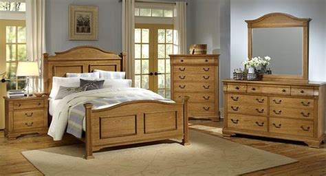 A wooden bedroom is an epitome of an earthy interior decor, and it's no less earthy when the design is modern. Solid Wood Bedroom Furniture Sets For more pictures and ...