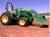 Pictures of John Deere 4105 Tractor With Loader