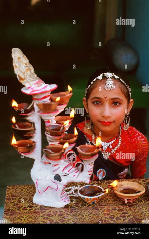 India Diwali Deepavali Festival Oct Nov Joven Fotografías E Imágenes De