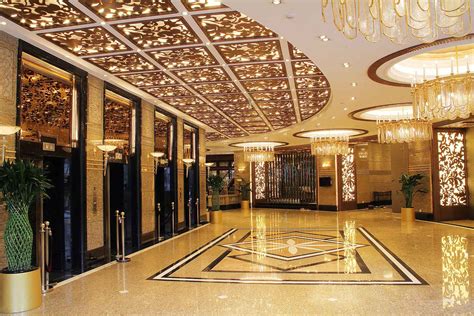 En choisissant grand central hotel shanghai, vous aurez la chance de séjourner en plein centre de shanghai, à quelques pas de quartier commerçant de nanjing road et à 14 minutes à pied de place du peuple. Central Hotel Shanghai - Hotels in Shanghai | WorldHotels ...