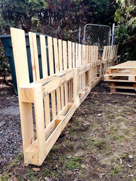 Diy Cheap Pallet Fence Projects