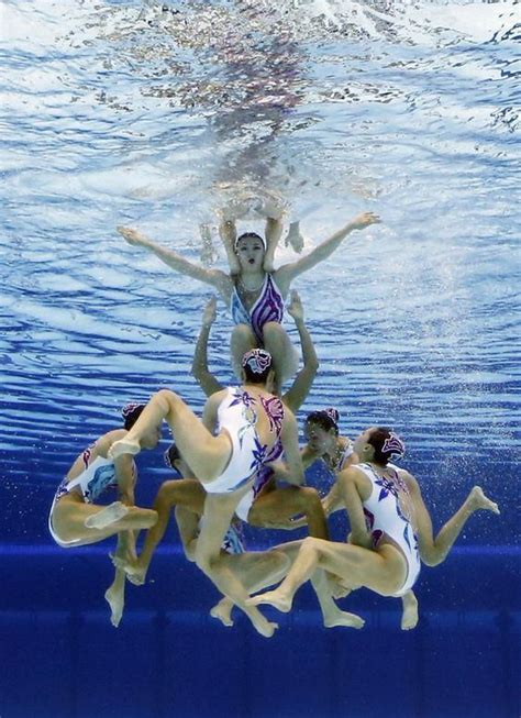 Amazing Photos Of Synchronized Swimmers And Their Stunning Moves Bemethis Synchronized
