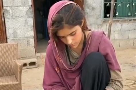 pakistani chulhe wali ladki this awe inspiring beauty is viral again this time simply cutting