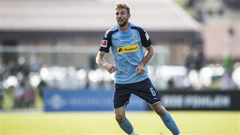 Like many celebrities and famous people, christoph keeps his personal and love life private. Christoph Kramer kann sich Karriereende bei Gladbach ...